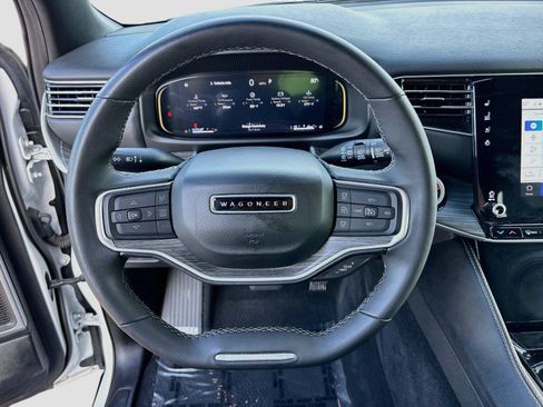 Used 2024 Jeep Wagoneer Series II w/ Flexible Seating Group RWD image 11