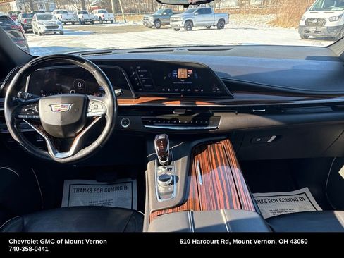 Used 2023 Cadillac Escalade Premium Luxury image 16