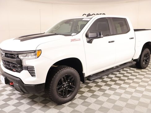 Used 2024 Chevrolet Silverado 1500 LT Trail Boss w/ Protection Package AWD/4WD image 11