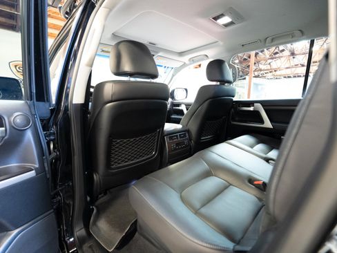 Used 2019 Toyota Land Cruiser image 70