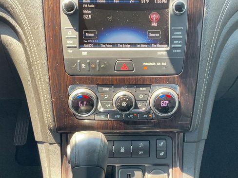 Used 2015 Chevrolet Traverse LT AWD/4WD image 21