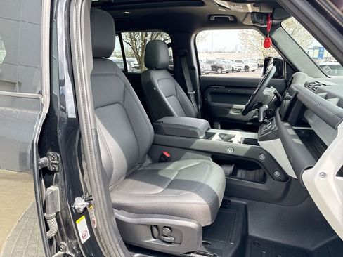 Used 2025 Land Rover Defender 110 S image 25