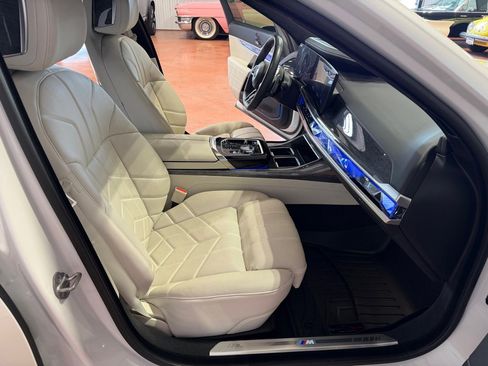 Used 2023 BMW 760i xDrive w/ Parking Assistance Package image 22