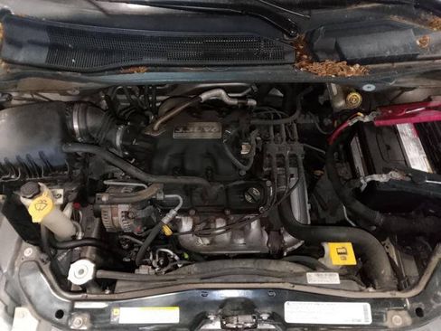 Used 2009 Chrysler Town & Country LX FWD image 41