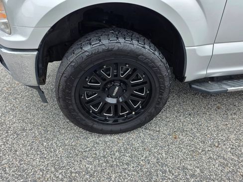 Used 2018 Ford F150 XLT w/ Equipment Group 302A Luxury AWD/4WD image 9