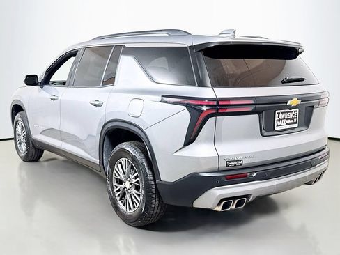 Certified 2025 Chevrolet Traverse LT FWD image 6