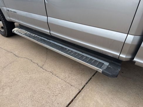 Used 2021 Ford F350 4x4 Crew Cab DRW Super Duty image 12