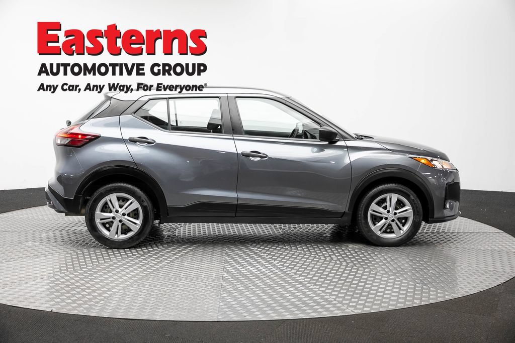 Used 2023 Nissan Kicks S FWD image 5