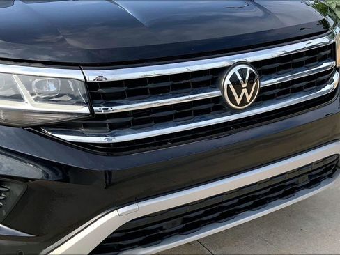 Used 2020 Volkswagen Atlas Cross Sport SE w/ Towing Package image 27