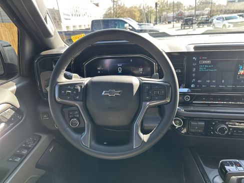 Used 2023 Chevrolet Silverado 1500 ZR2 w/ Technology Package image 17