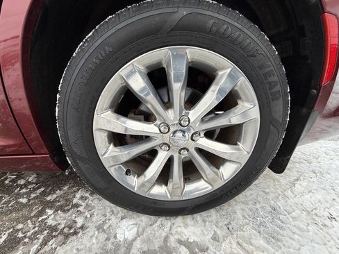 Used 2018 Chrysler 300 Limited w/ Safetytec Plus Group image 12