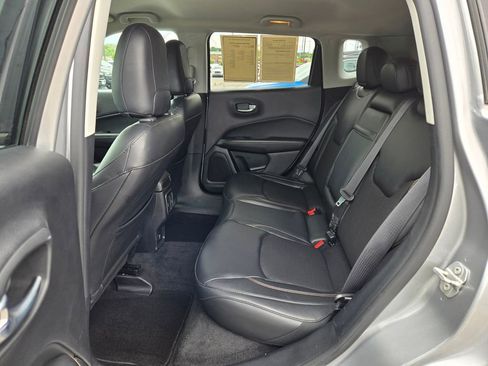 Used 2018 Jeep Compass Latitude AWD/4WD image 25