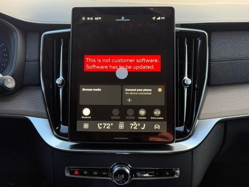 New 2026 Volvo XC90 B6 Plus w/ Protection Package Premier image 8