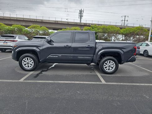 Used 2025 Toyota Tacoma SR5 image 8
