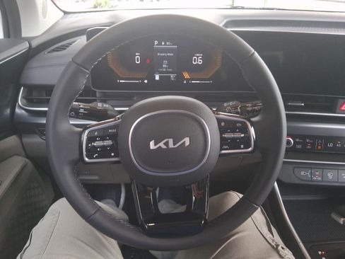 New 2026 Kia Carnival FWD image 8