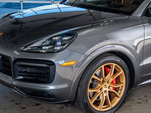 Used 2023 Porsche Cayenne GTS image 12