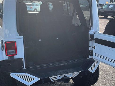 Used 2018 Jeep Wrangler Unlimited Sport AWD/4WD image 19