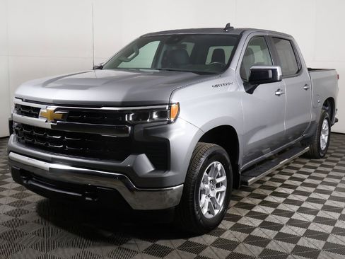 Used 2024 Chevrolet Silverado 1500 LT image 8