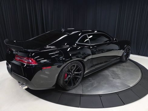 Used 2015 Chevrolet Camaro SS w/ SS Performance Package RWD image 13