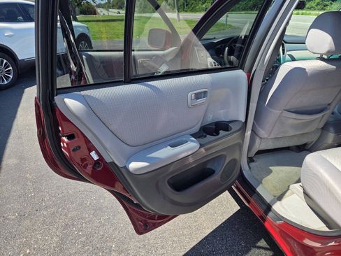 Used 2007 Toyota Highlander 2WD w/ 3rd Row image 16