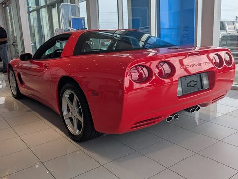 Used 2004 Chevrolet Corvette Coupe RWD image 5