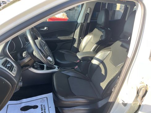 Used 2019 Jeep Compass Latitude w/ Popular Equipment Group image 12