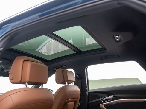 Used 2019 Audi e-tron Premium Plus image 18