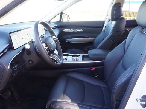 Certified 2026 Genesis GV70 2.5T Select image 17