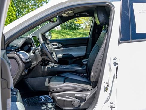 Used 2024 Jeep Compass Latitude AWD/4WD image 48