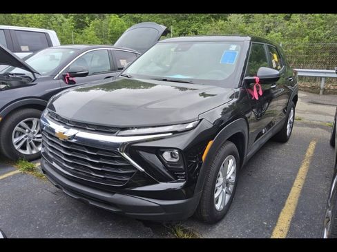 Used 2026 Chevrolet TrailBlazer LS w/ LS Convenience Package FWD image 3