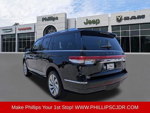 Used 2024 Lincoln Navigator Premiere AWD/4WD image 5