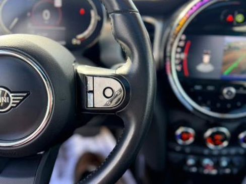 Used 2022 MINI Cooper 4-Door Hardtop FWD image 9