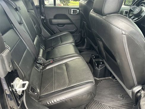 Used 2020 Jeep Gladiator Overland image 15