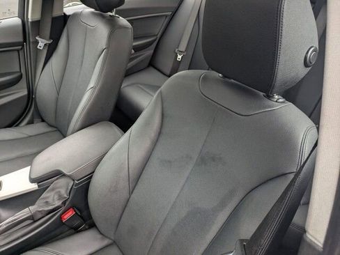 Used 2017 BMW 320i xDrive Sedan image 12