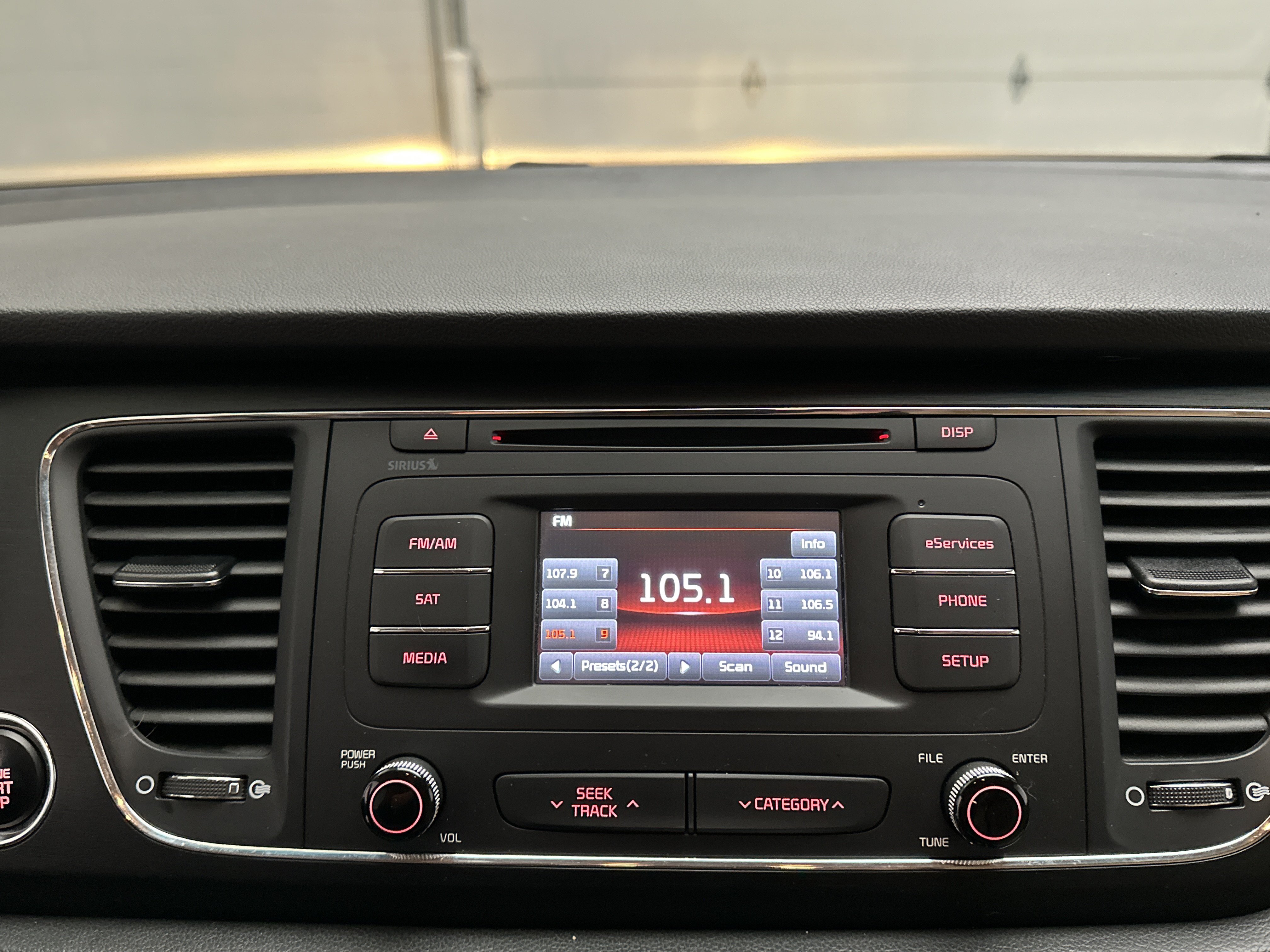 Used 2017 Kia Sedona LX w/ LX Essentials Premium Package FWD image 30