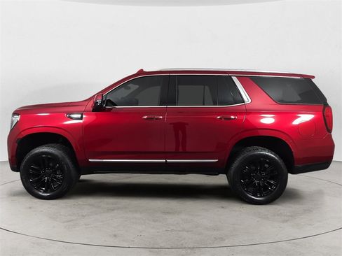 Used 2022 GMC Yukon SLT w/ SLT Premium Package image 2
