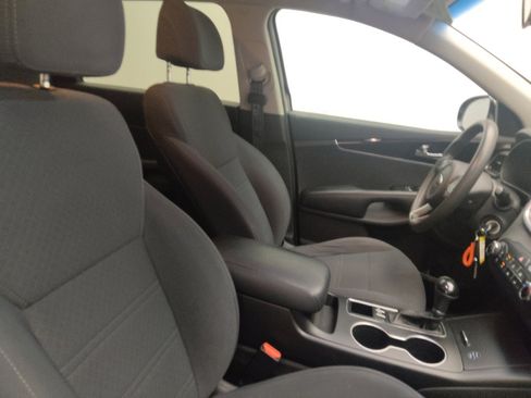 Used 2017 Kia Sorento AWD image 21