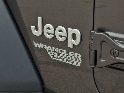 Used 2018 Jeep Wrangler Unlimited Sport AWD/4WD image 31
