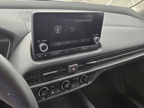 Used 2024 Honda HR-V LX image 17