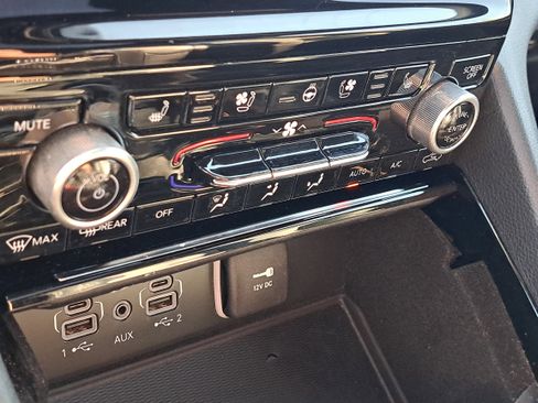 Used 2021 Jeep Grand Cherokee L Overland w/ Luxury Tech Group IV image 27