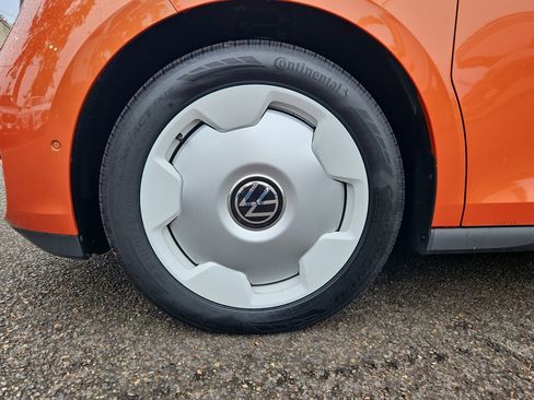 New 2025 Volkswagen ID. Buzz 1st Edition image 33