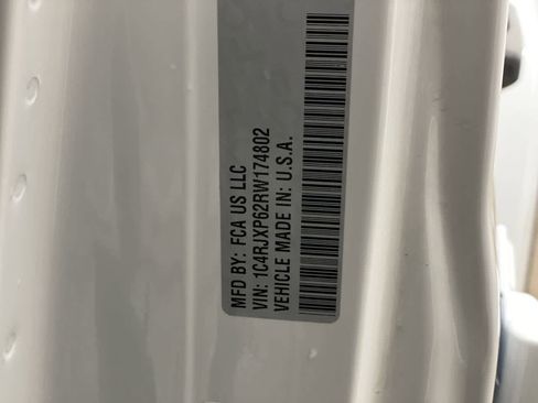 Used 2024 Jeep Wrangler Sahara image 29