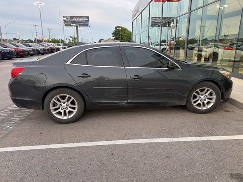 Used 2015 Chevrolet Malibu LT w/ Power Convenience Package FWD image 4