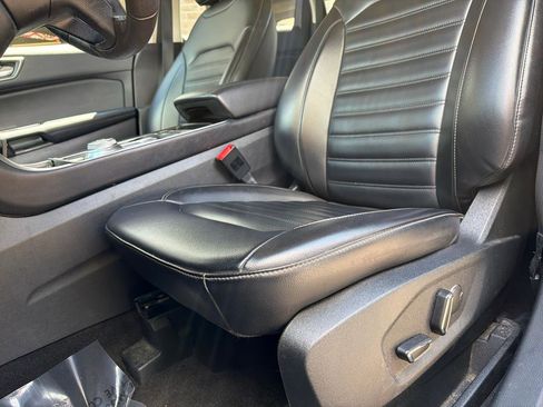 Used 2019 Ford Edge SEL w/ Equipment Group 201A FWD image 12