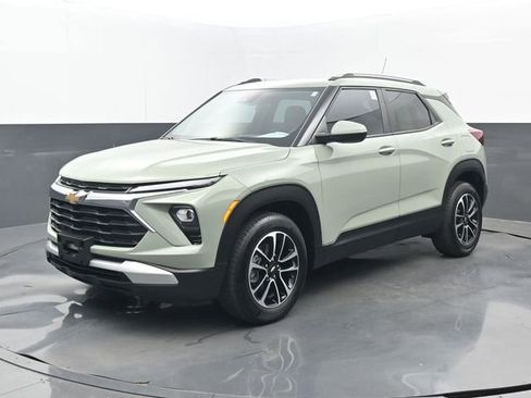 Used 2025 Chevrolet TrailBlazer LT FWD image 23