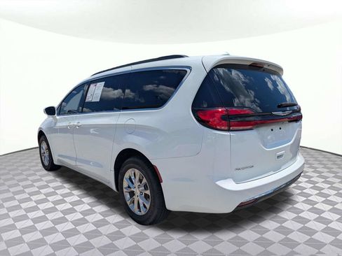Used 2022 Chrysler Pacifica Touring-L AWD/4WD image 5