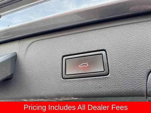 Used 2023 Volkswagen Atlas Cross Sport SE FWD image 11