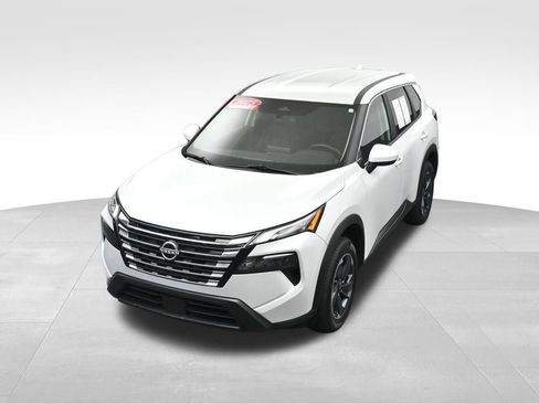 Used 2025 Nissan Rogue SV FWD image 32