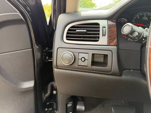 Used 2008 GMC Yukon Denali AWD/4WD image 22