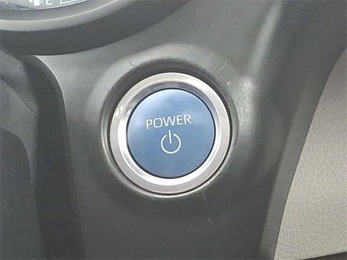 Used 2023 Toyota Sienna XLE image 22